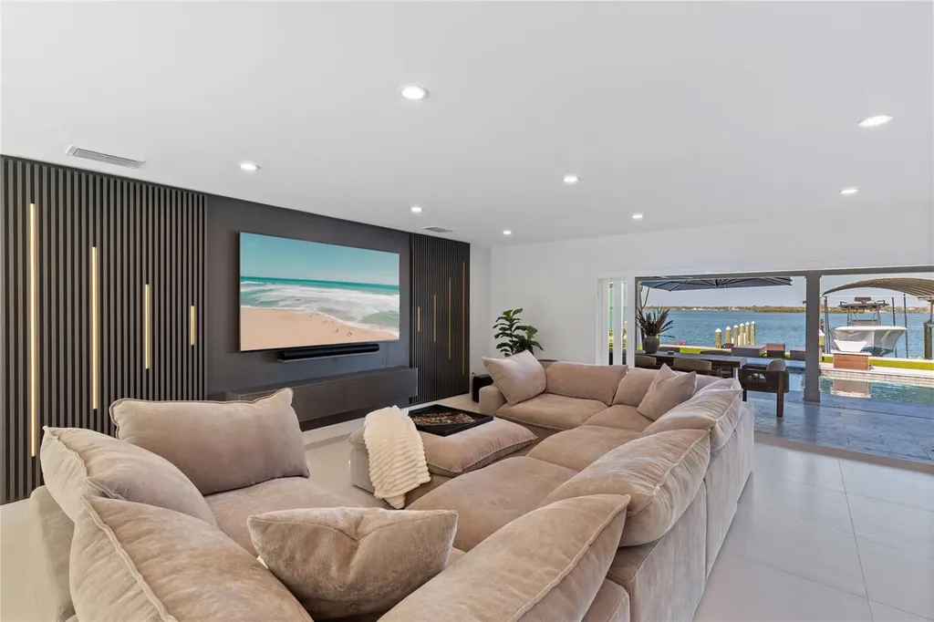 631 Harbor Island Clearwater Beach FL 33767