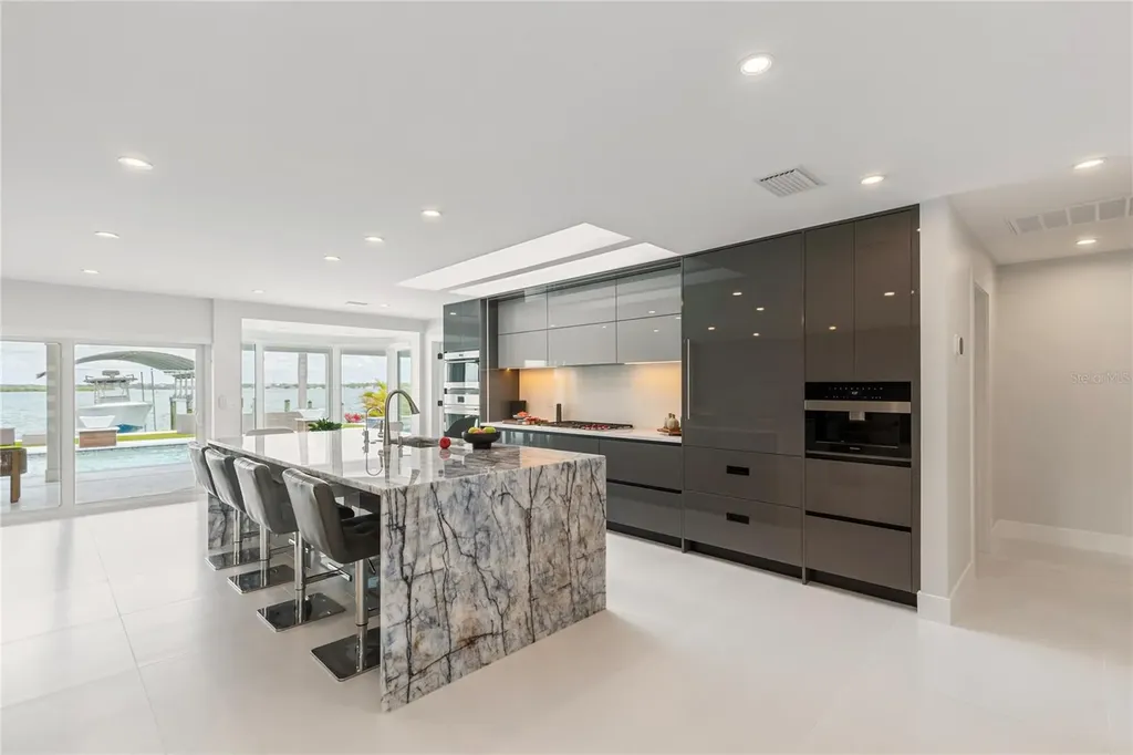 631 Harbor Island Clearwater Beach FL 33767
