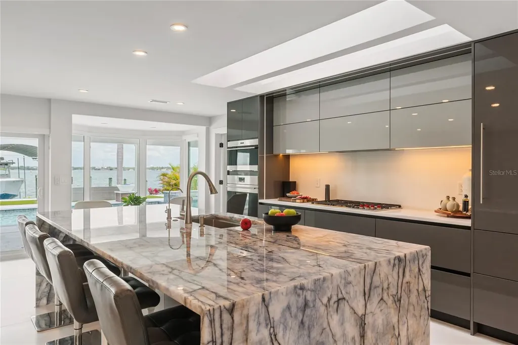 631 Harbor Island Clearwater Beach FL 33767
