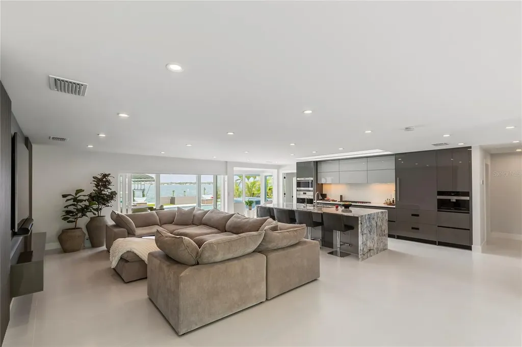 631 Harbor Island Clearwater Beach FL 33767