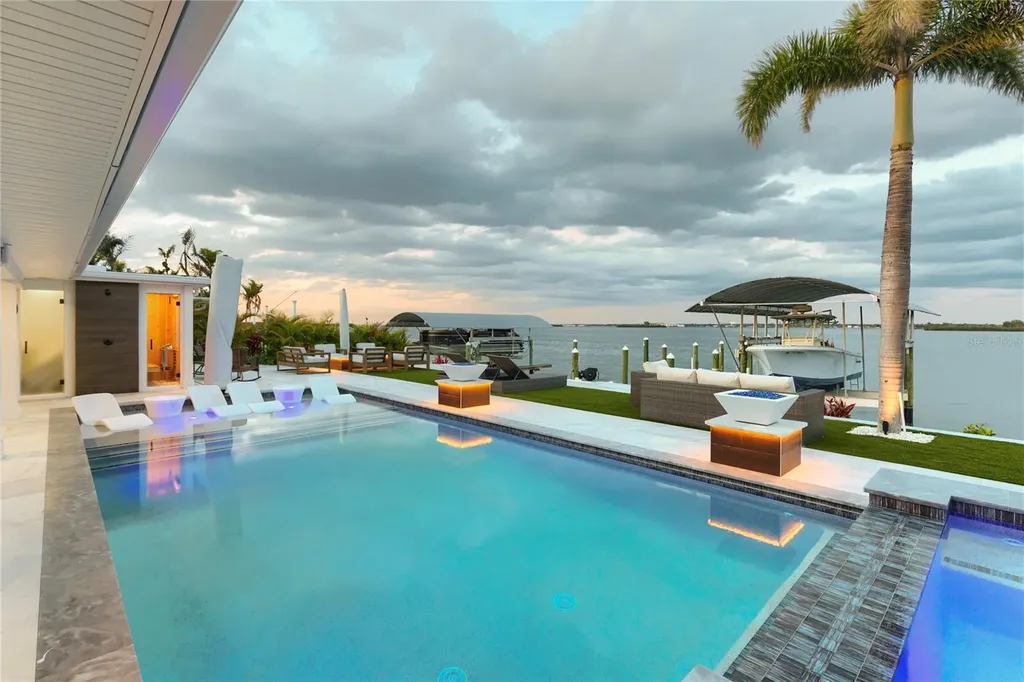 631 Harbor Island Clearwater Beach FL 33767