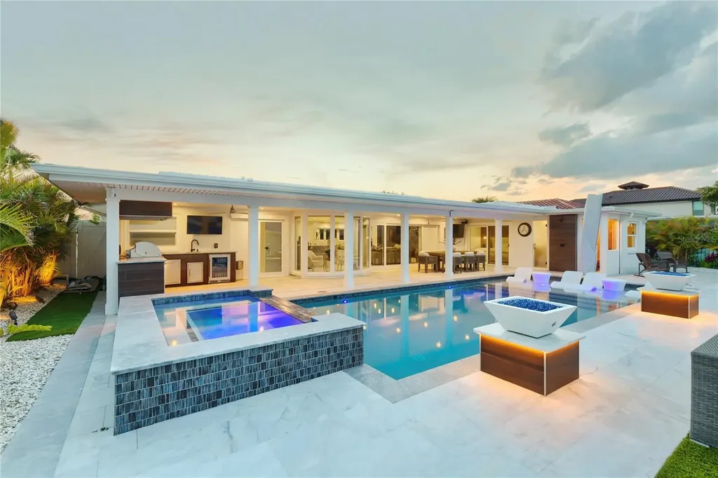 631 Harbor Island Clearwater Beach FL 33767