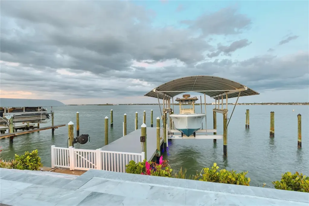 631 Harbor Island Clearwater Beach FL 33767