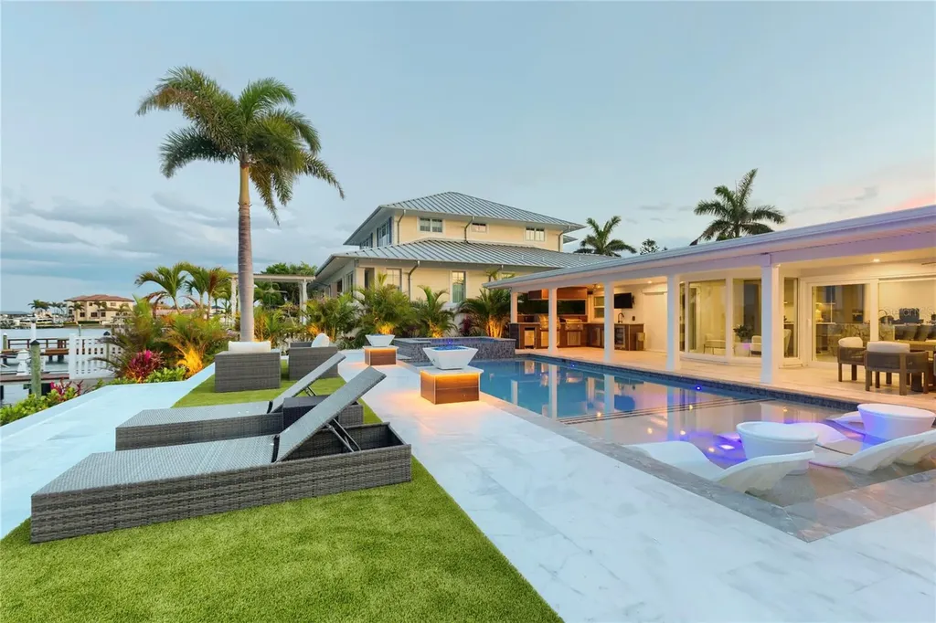 631 Harbor Island Clearwater Beach FL 33767