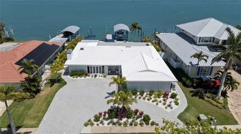 631 Harbor Island Clearwater Beach FL 33767