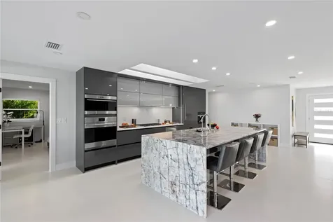 631 Harbor Island Clearwater Beach FL 33767