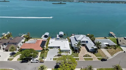 631 Harbor Island Clearwater Beach FL 33767