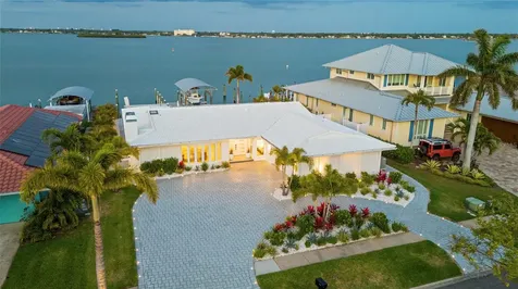 631 Harbor Island Clearwater Beach FL 33767