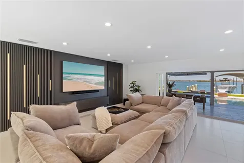 631 Harbor Island Clearwater Beach FL 33767