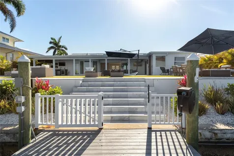 631 Harbor Island Clearwater Beach FL 33767