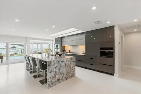 631 Harbor Island Clearwater Beach FL 33767
