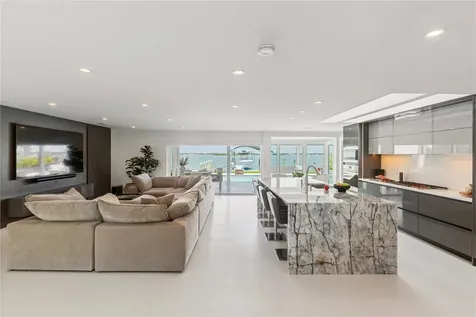 631 Harbor Island Clearwater Beach FL 33767