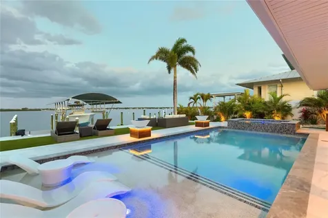 631 Harbor Island Clearwater Beach FL 33767