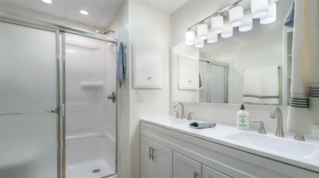 229 Dixie Tarpon Springs FL 34689