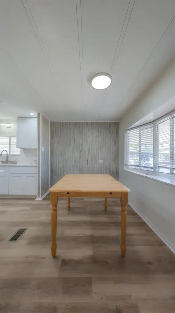 229 Dixie Tarpon Springs FL 34689