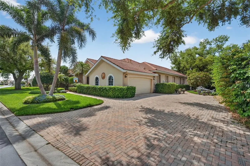 4940 Bridgehampton Boulevard Sarasota FL 34238