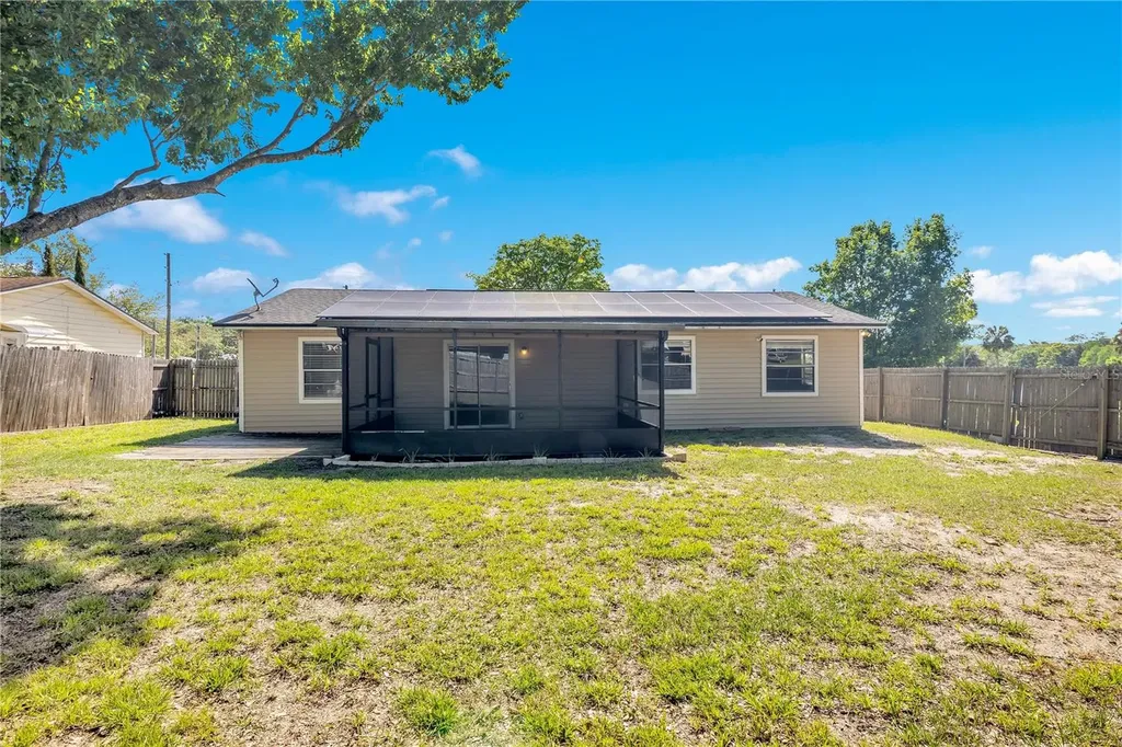 370 N Lake Avenue Apopka FL 32703
