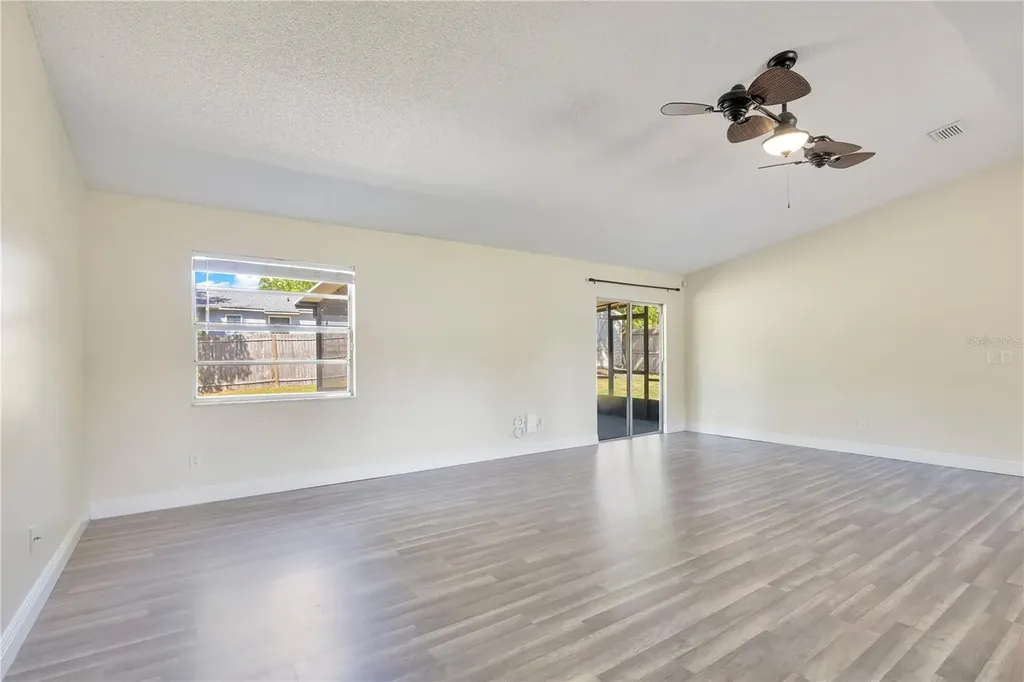 370 N Lake Avenue Apopka FL 32703