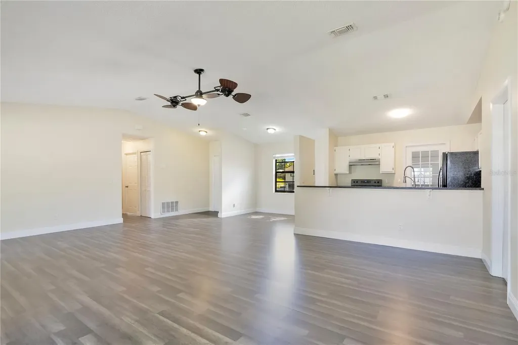 370 N Lake Avenue Apopka FL 32703