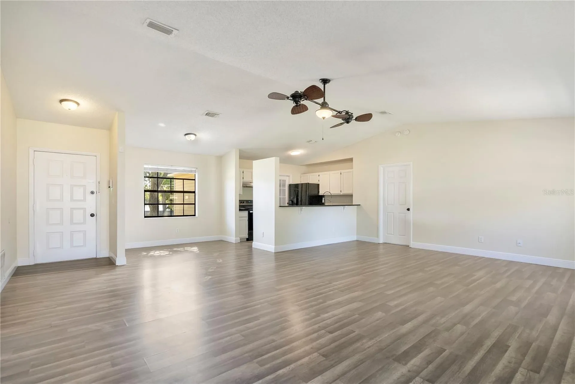 370 N Lake Avenue Apopka FL 32703