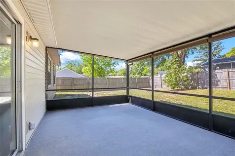 370 N Lake Avenue Apopka FL 32703