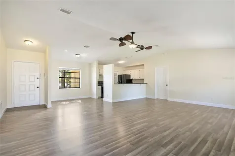 370 N Lake Avenue Apopka FL 32703