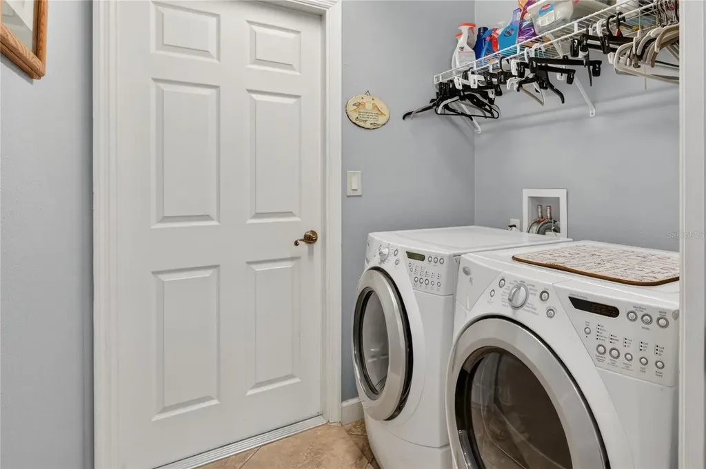 8927 Bridgeport Bay Circle Mount Dora FL 32757