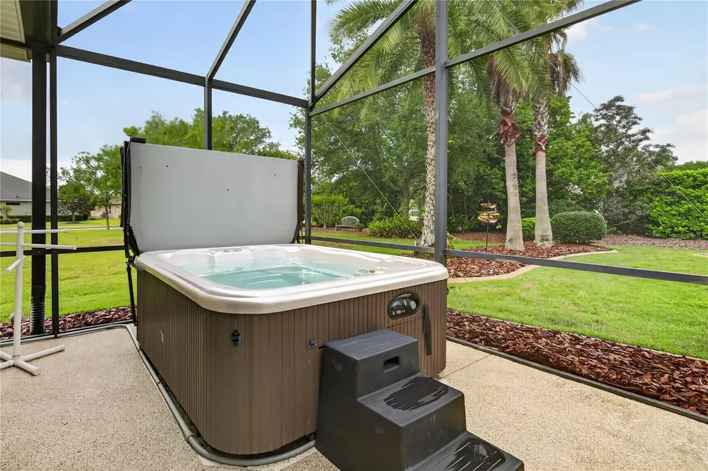 8927 Bridgeport Bay Circle Mount Dora FL 32757