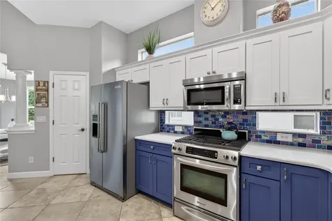 8927 Bridgeport Bay Circle Mount Dora FL 32757