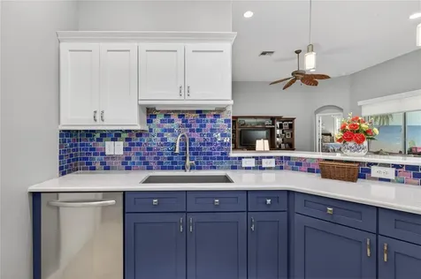 8927 Bridgeport Bay Circle Mount Dora FL 32757