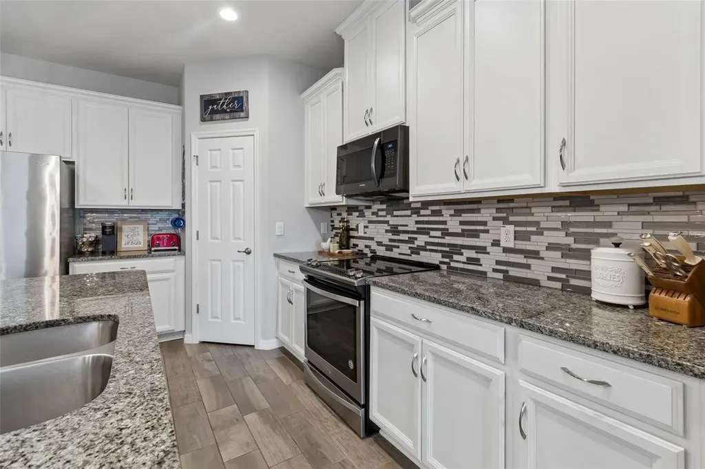 2064 Lake Waters Place Lutz FL 33558