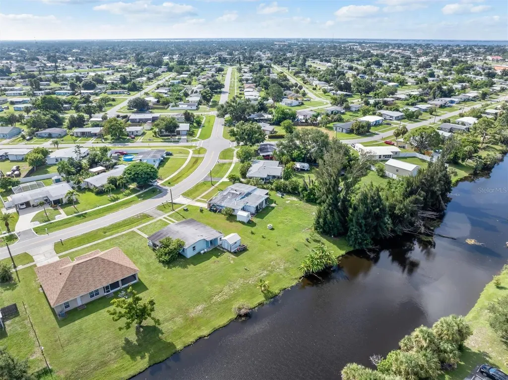3107 Easy Street Port Charlotte FL 33952