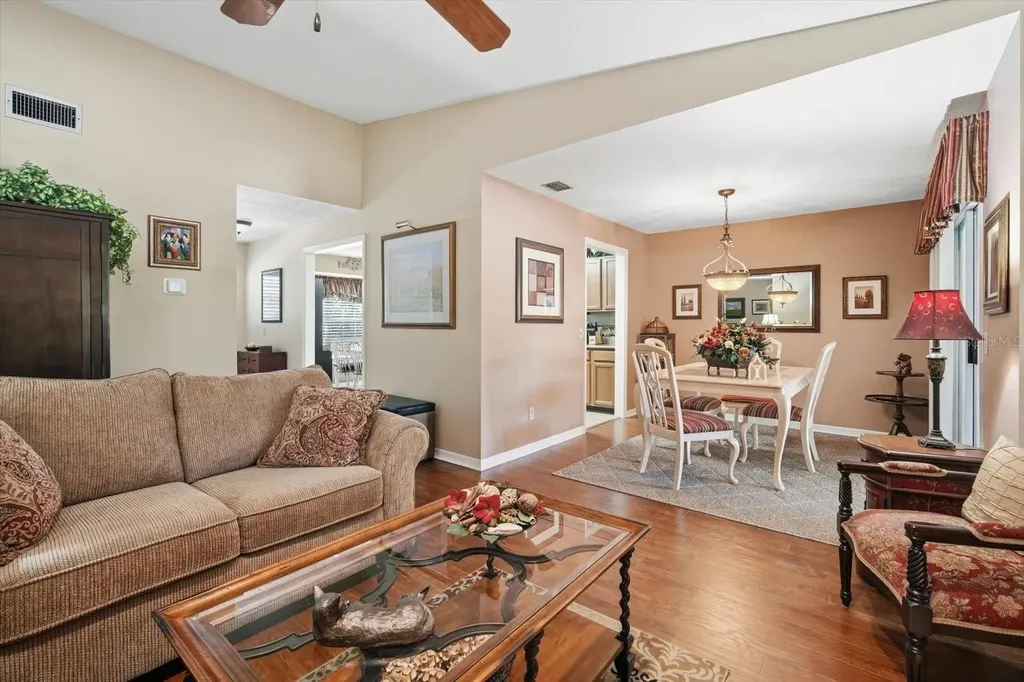 3213 Valley Oaks Drive Tampa FL 33618