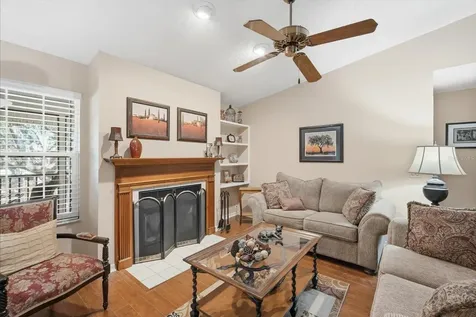 3213 Valley Oaks Drive Tampa FL 33618