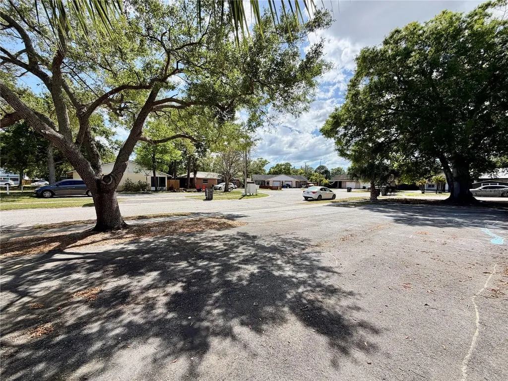 2761 62nd Terrace N St Petersburg FL 33702