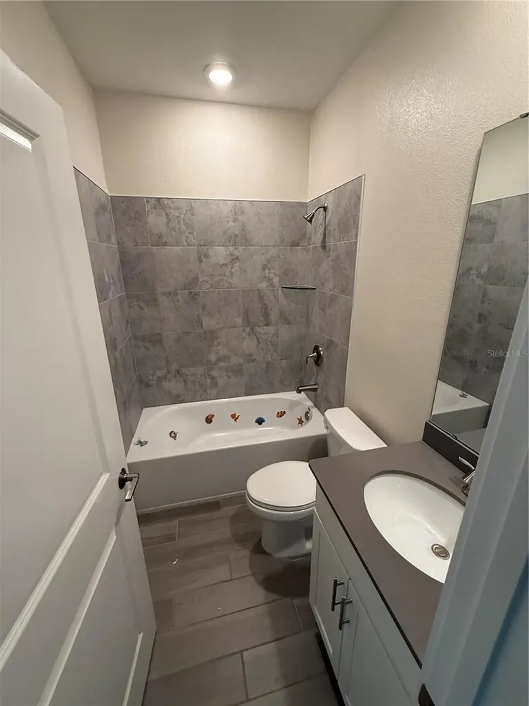 9067 Menewa Court Orlando FL 32825