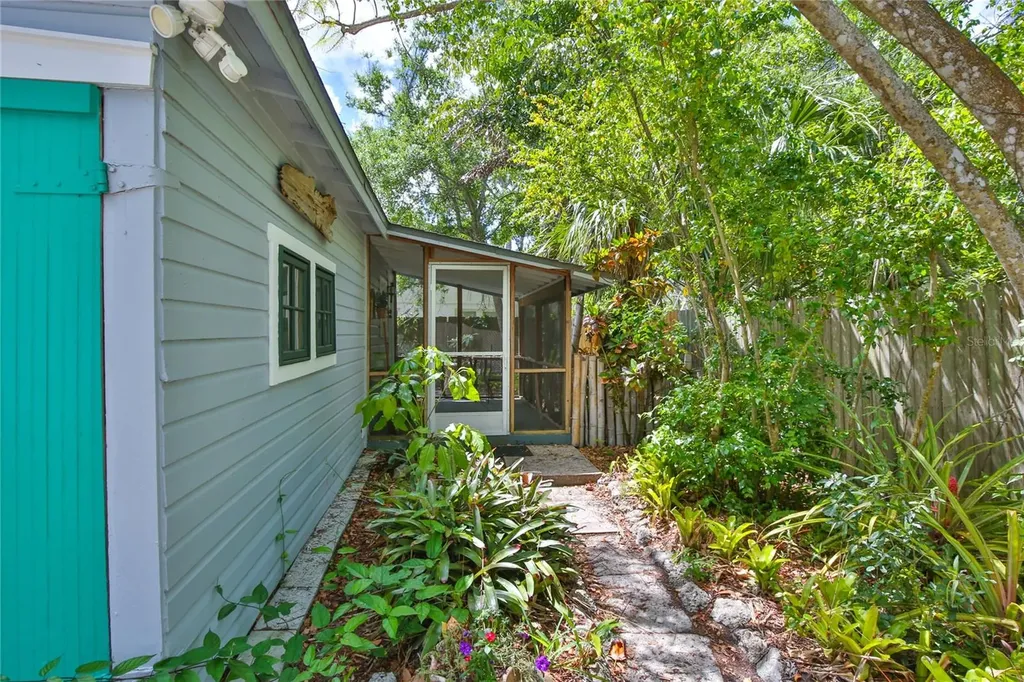 708 42nd Street Sarasota FL 34234