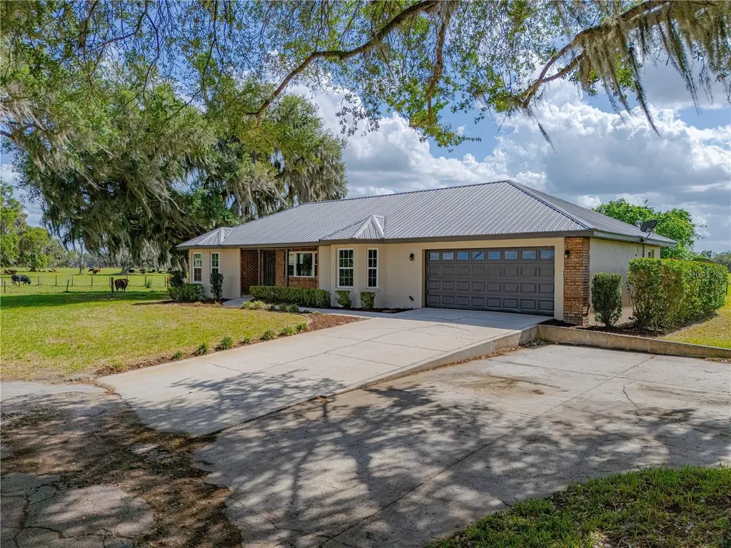 8197 Cr 736 Center Hill FL 33514