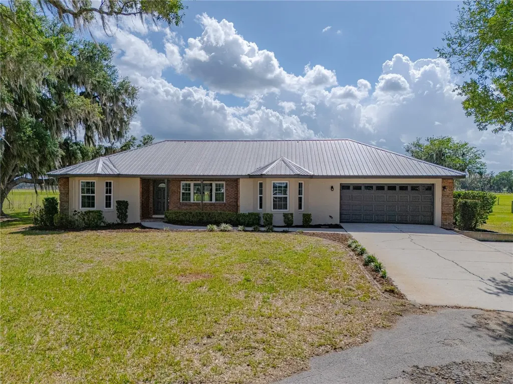 8197 Cr 736 Center Hill FL 33514