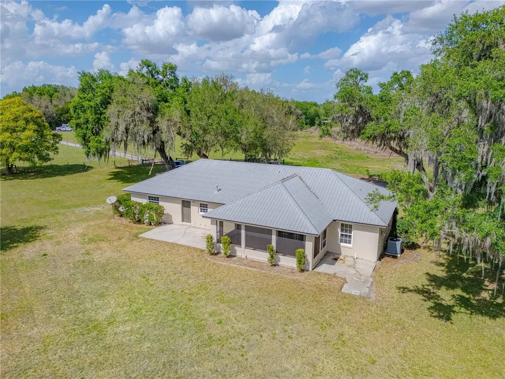 8197 Cr 736 Center Hill FL 33514
