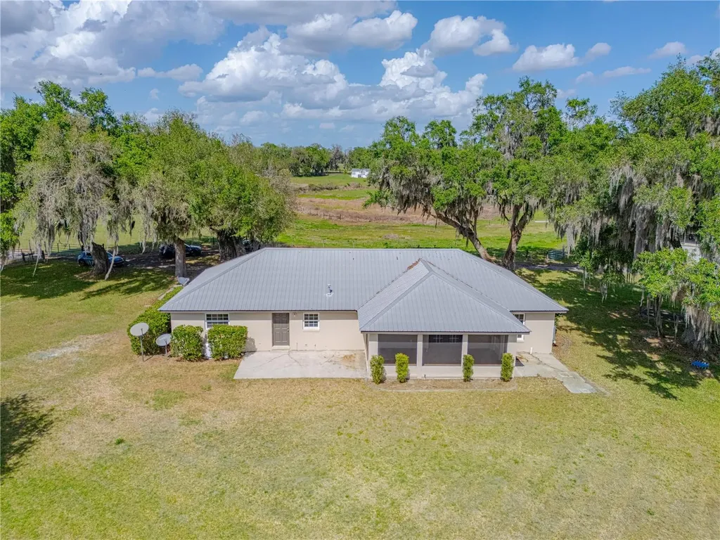 8197 Cr 736 Center Hill FL 33514