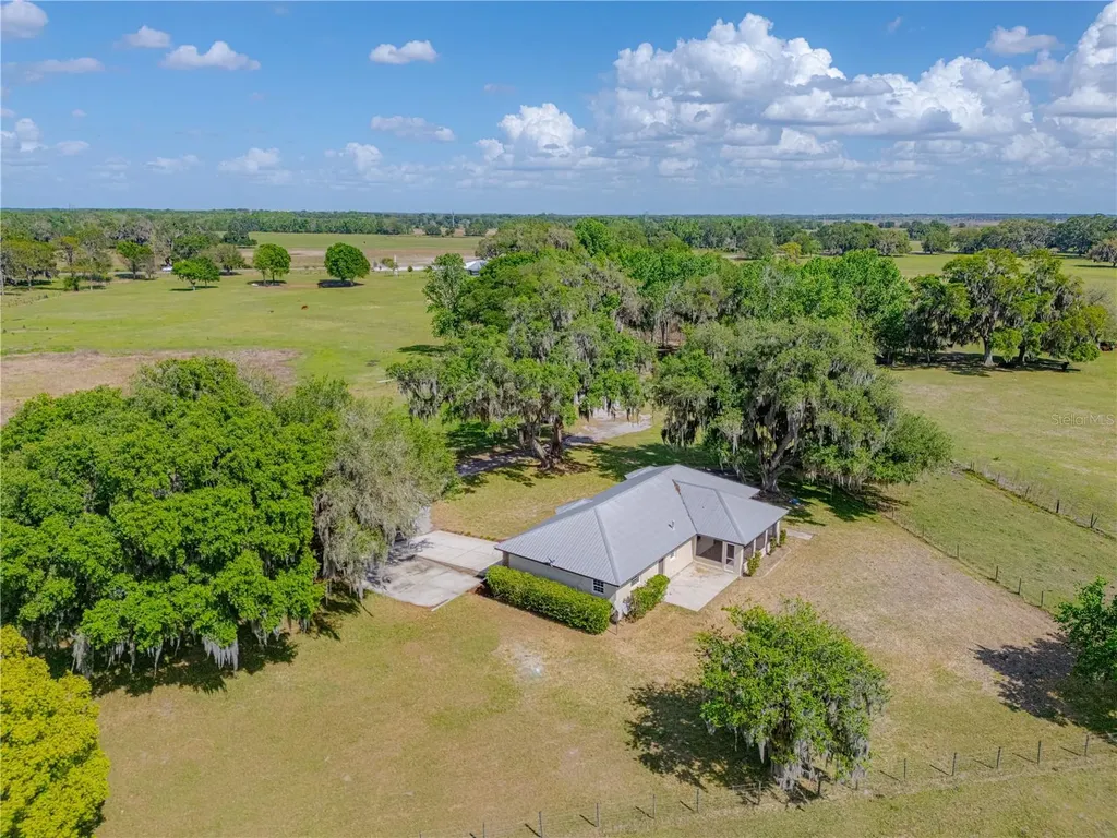 8197 Cr 736 Center Hill FL 33514