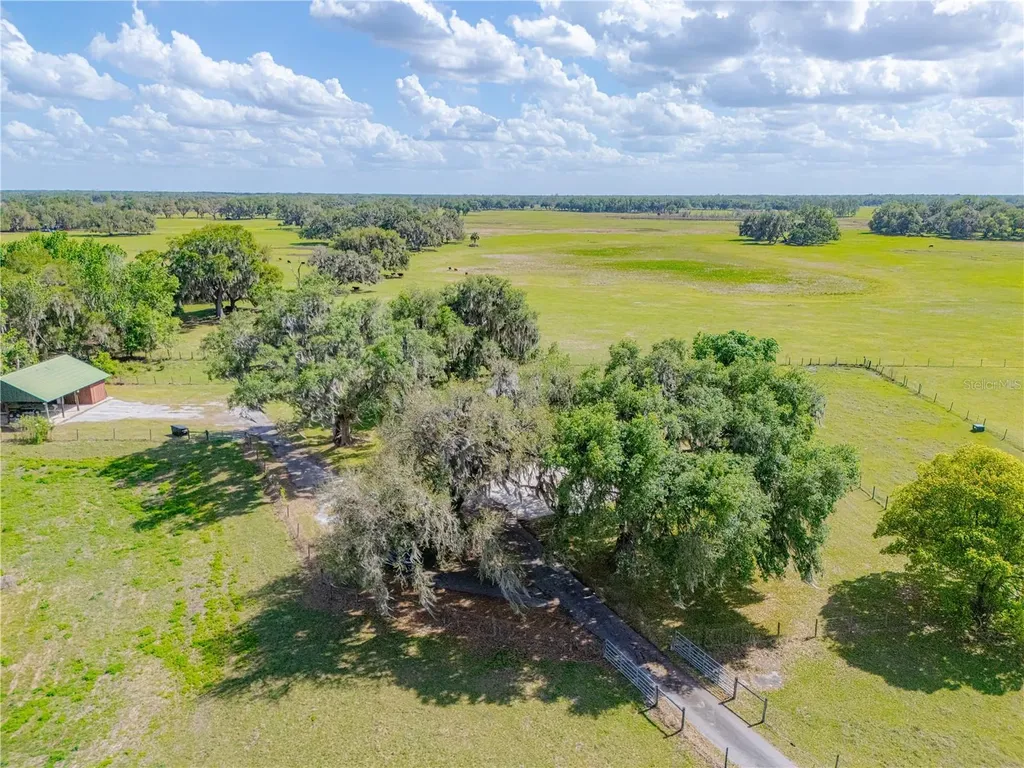 8197 Cr 736 Center Hill FL 33514