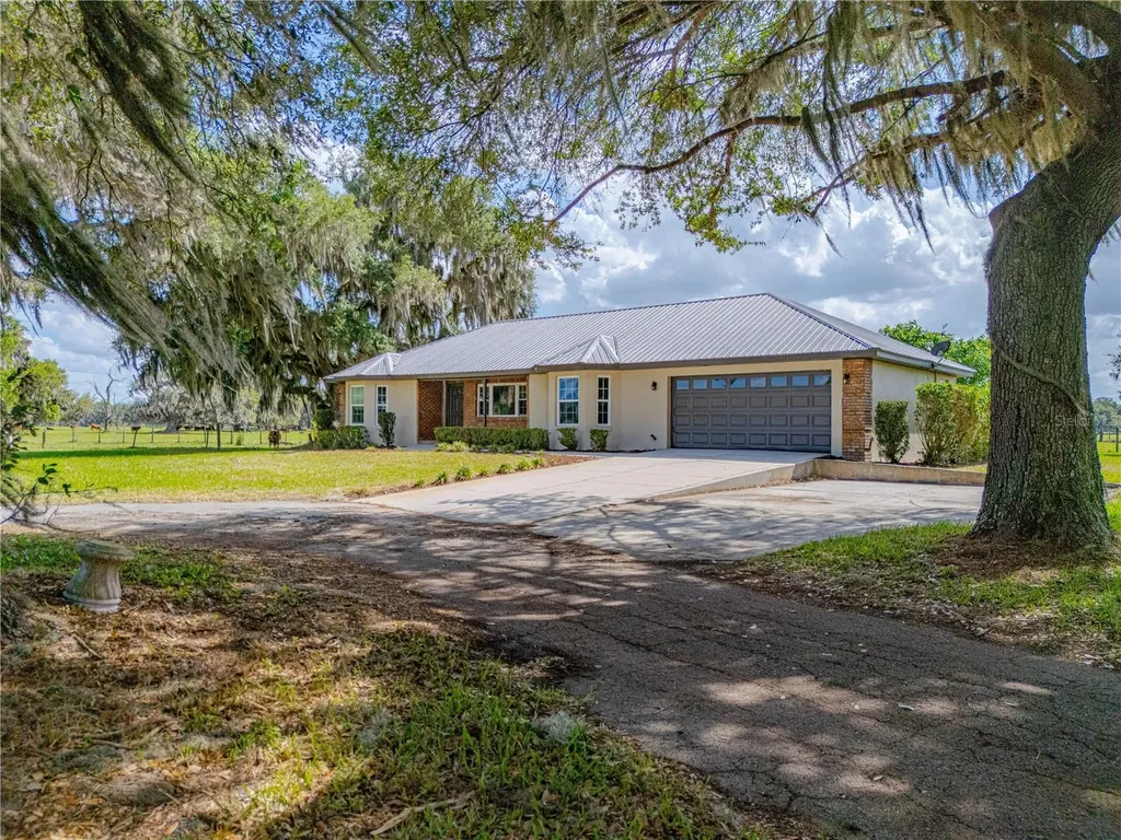 8197 Cr 736 Center Hill FL 33514