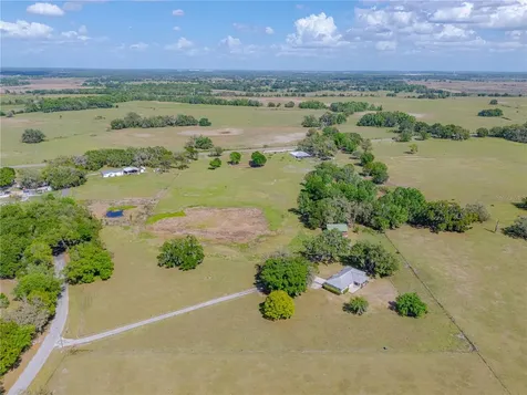 8197 Cr 736 Center Hill FL 33514