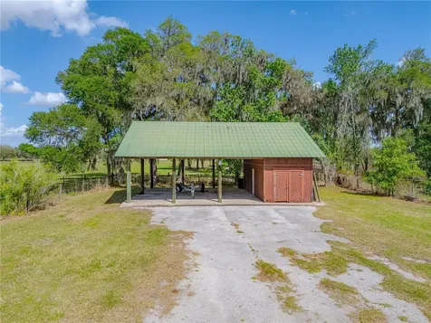 8197 Cr 736 Center Hill FL 33514
