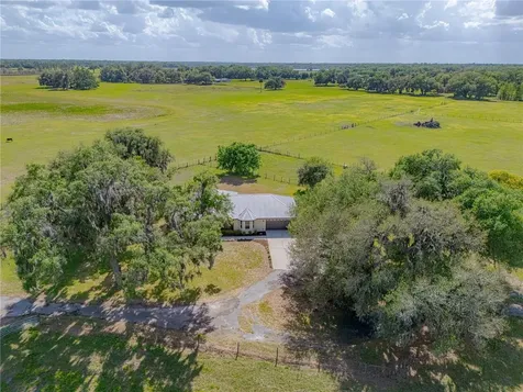8197 Cr 736 Center Hill FL 33514