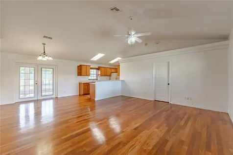 8197 Cr 736 Center Hill FL 33514
