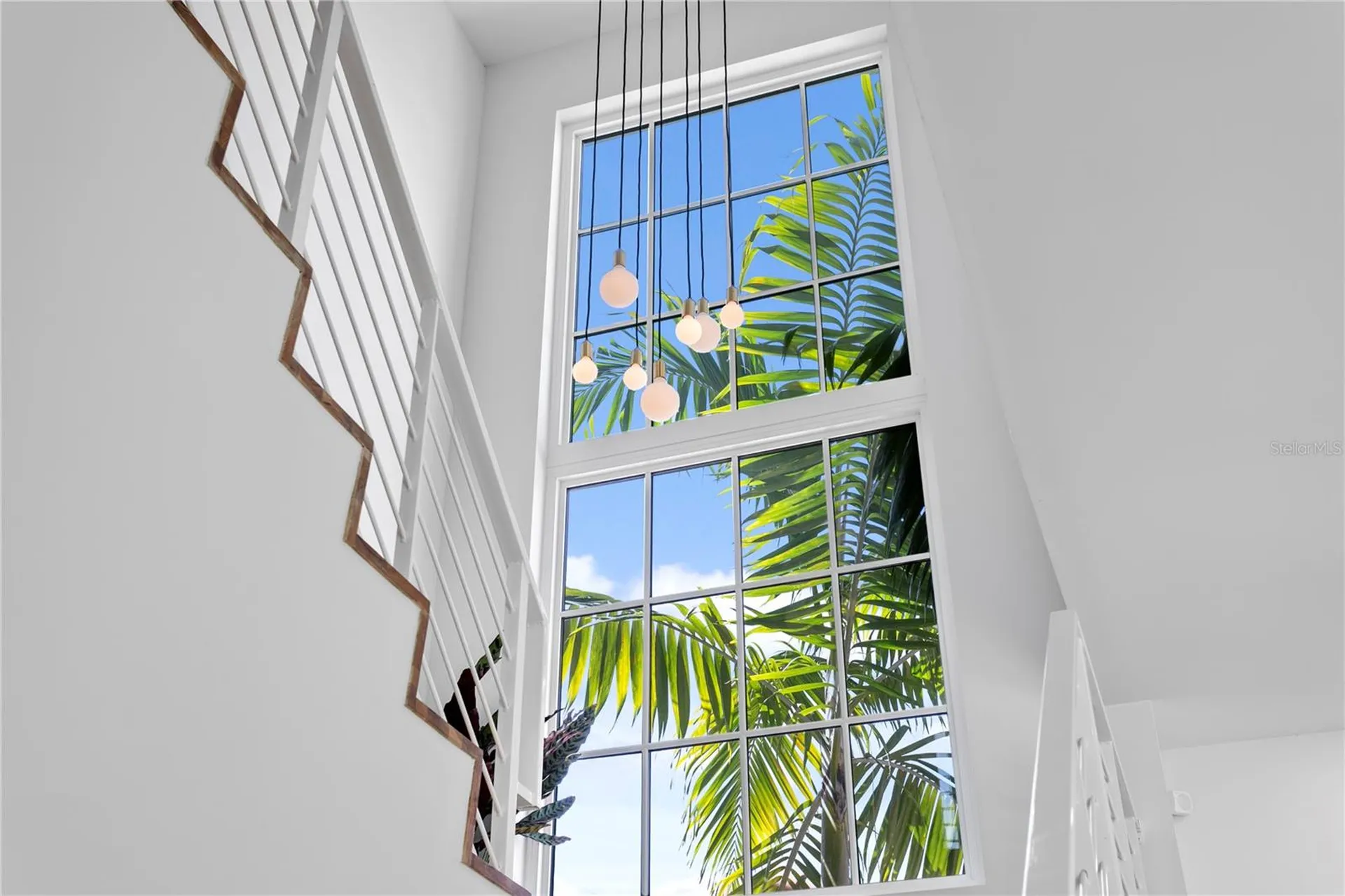 325 22nd Avenue NE St Petersburg FL 33704