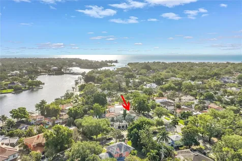 325 22nd Avenue NE St Petersburg FL 33704